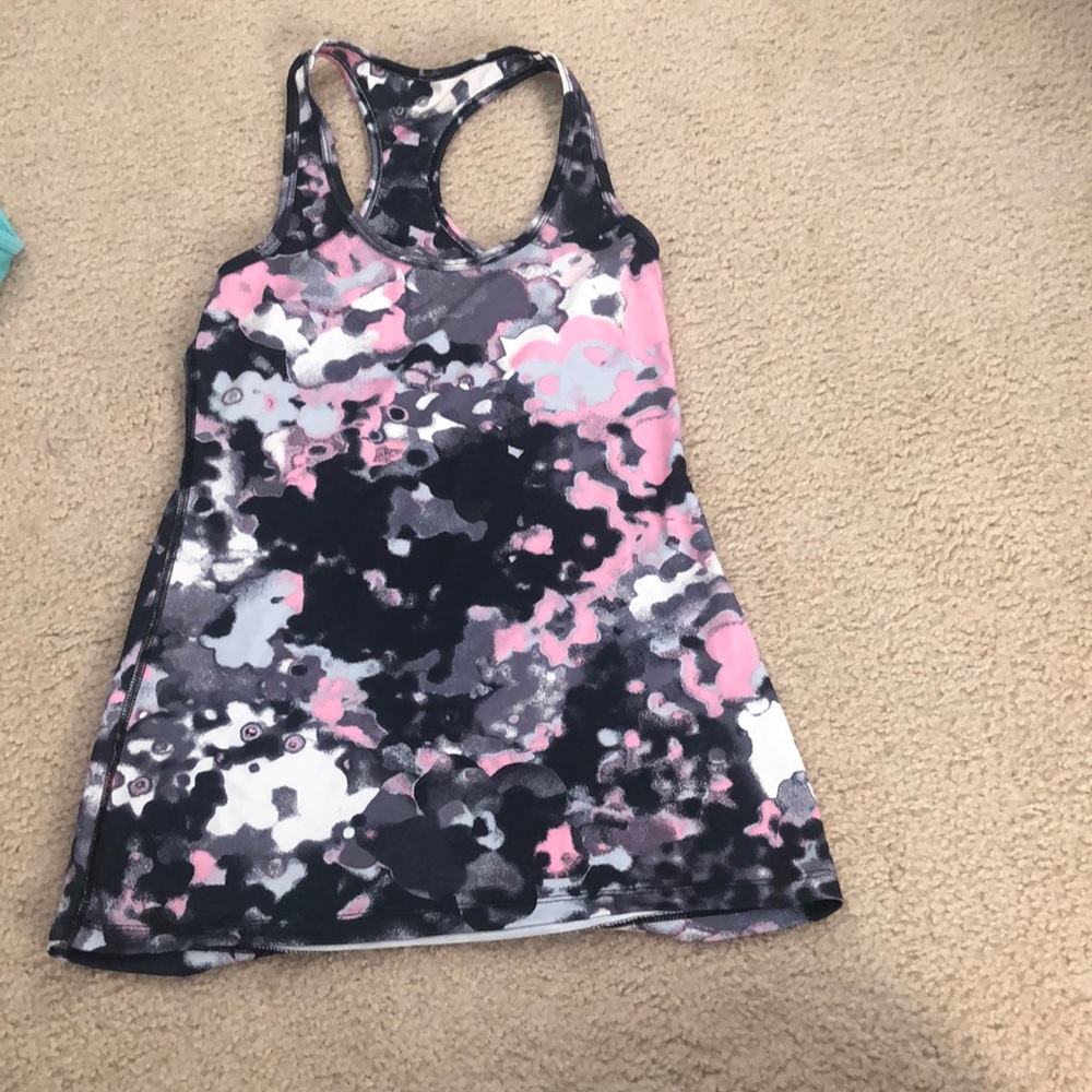 2 Nike / one 90 degrees workout tops - Picture 6 of 7